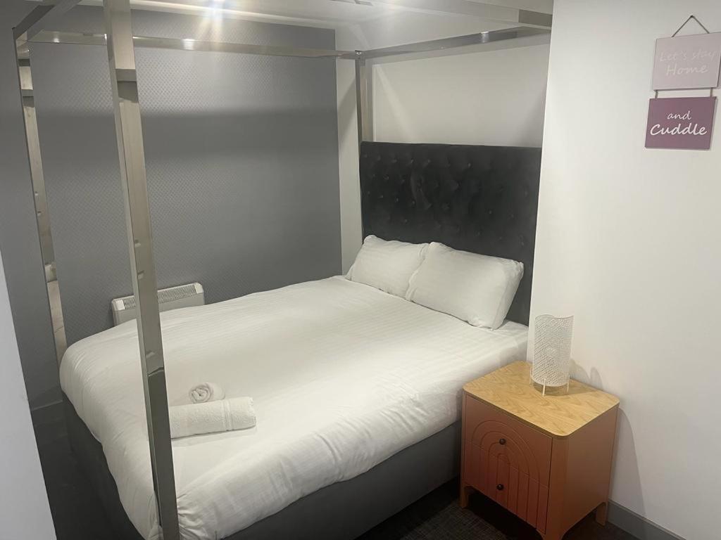 Hotel Rooms Манчестър Екстериор снимка